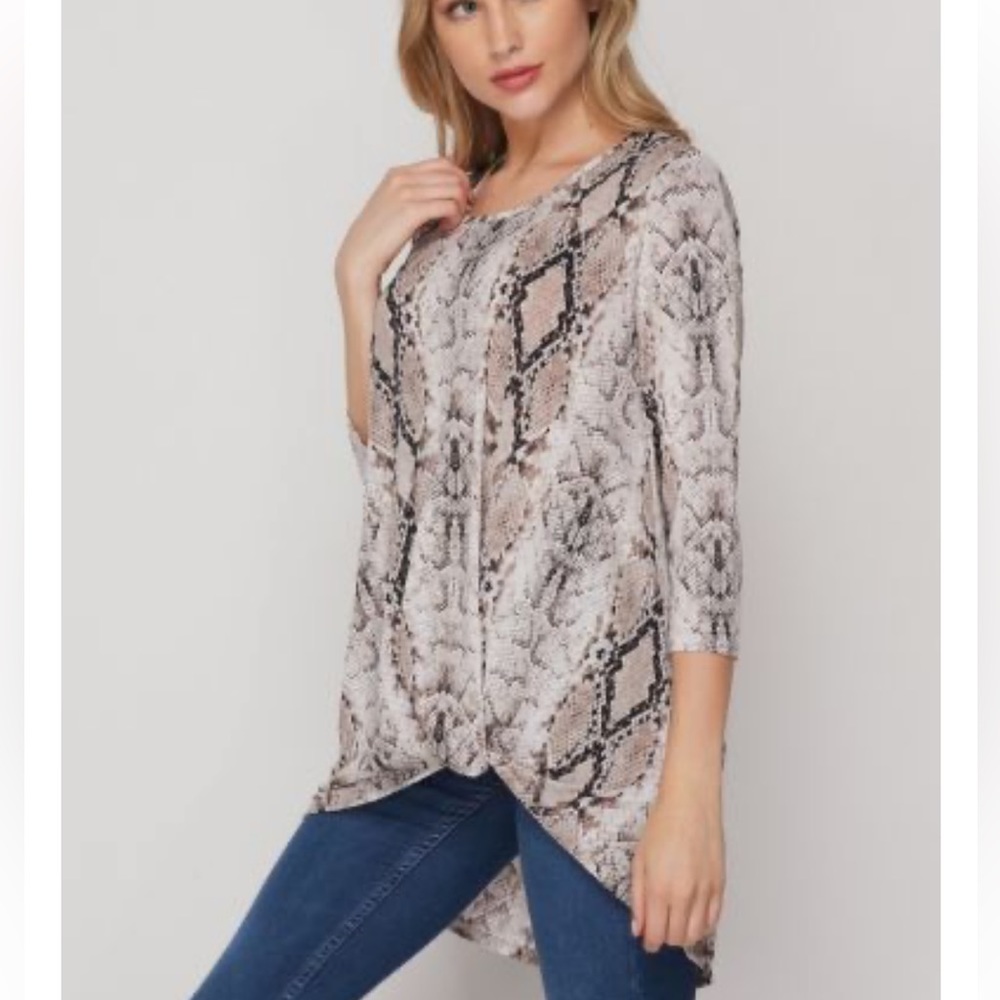 NWT Honeyme Snake Animal Print Twist Tie Front High Low Size Small Casual Tunic